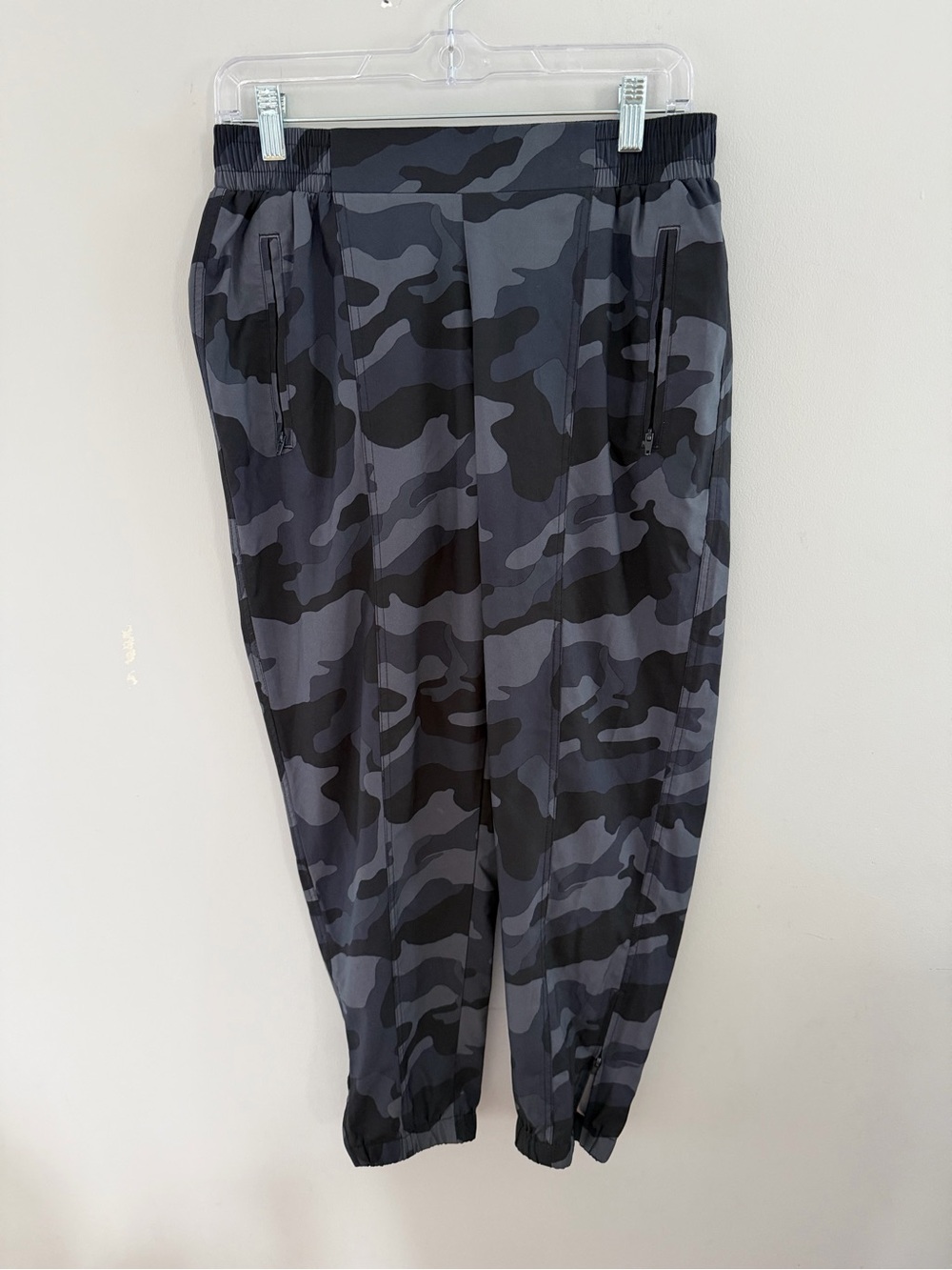 Old Navy Black & Gray Camouflage Joggers